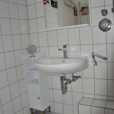 Apartment 2-zimmer-appartment In Sieglar *