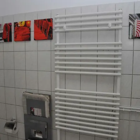 2-zimmer-appartment In Sieglar ترويسدورف